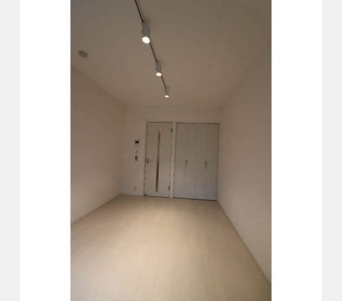 Room image 15