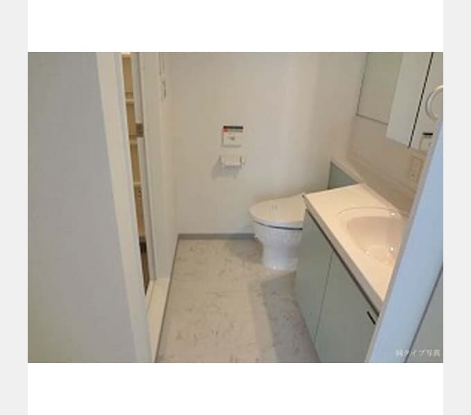 Room image 11