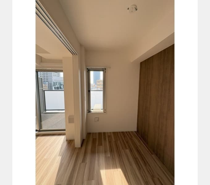 Room image 15