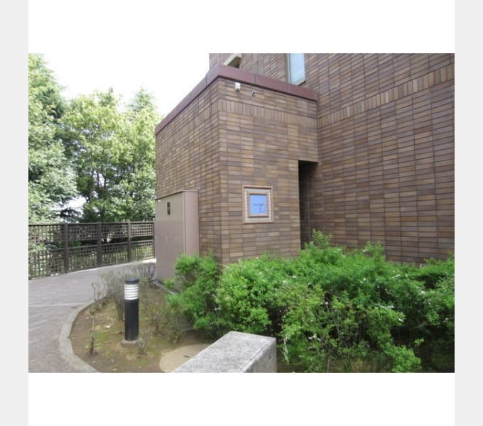 Preview interior of Idios Azamino L Building