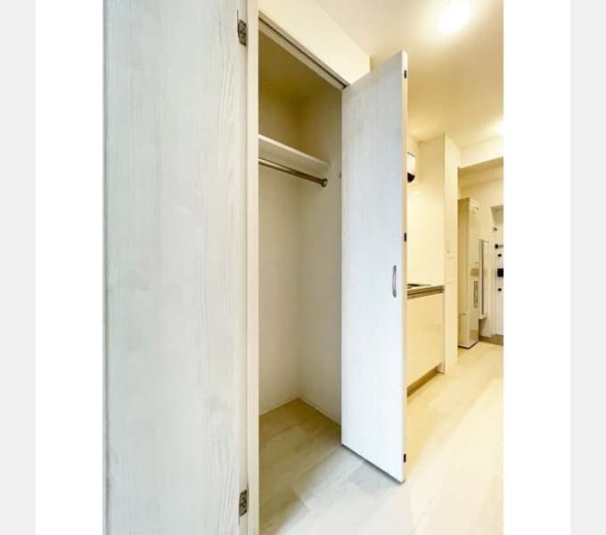 Room image 8
