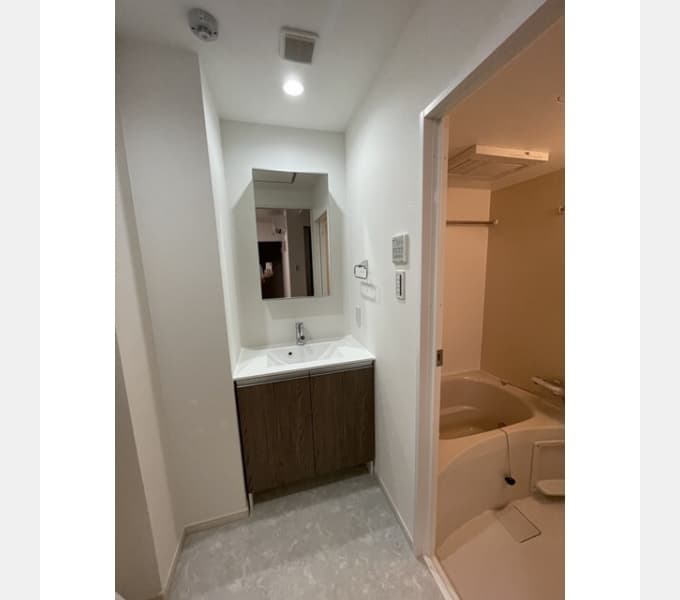 Room image 12