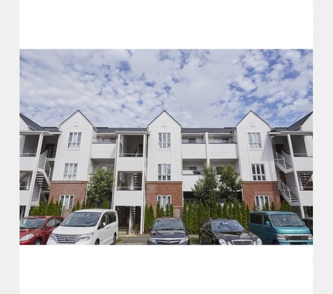 Main exterior of Cedar Crest Azamino Building A