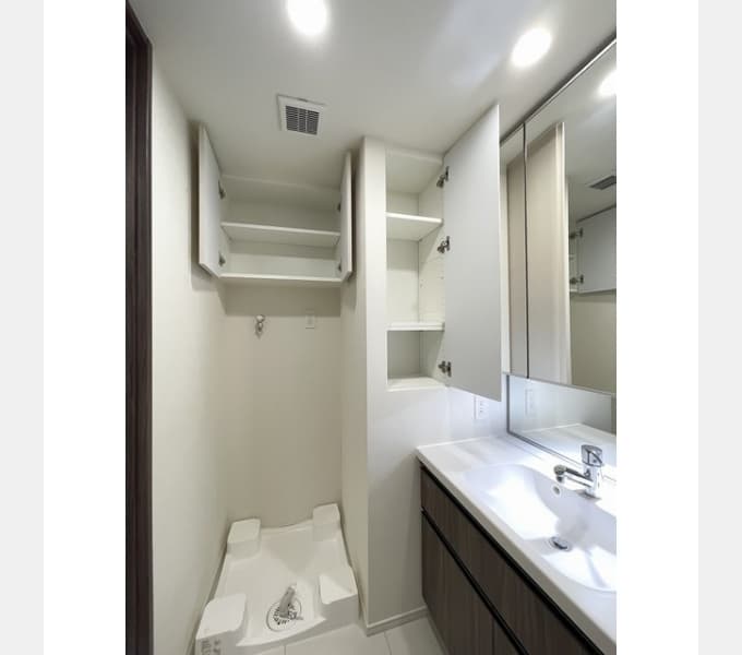 Room image 15