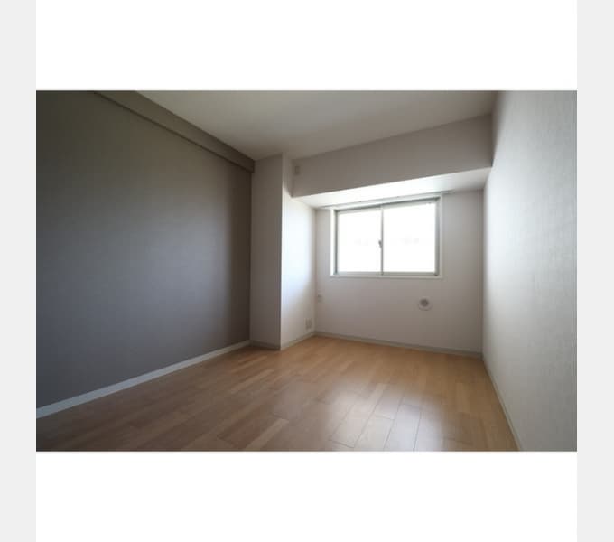 Room image 16