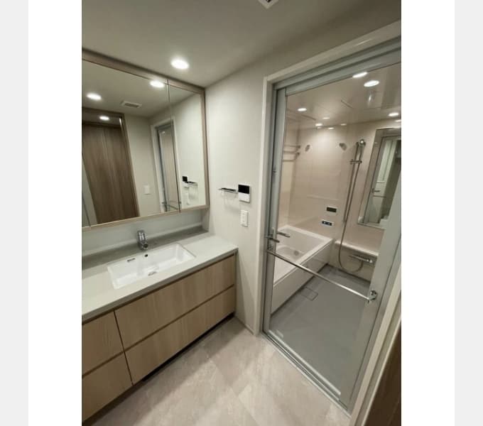 Room image 15