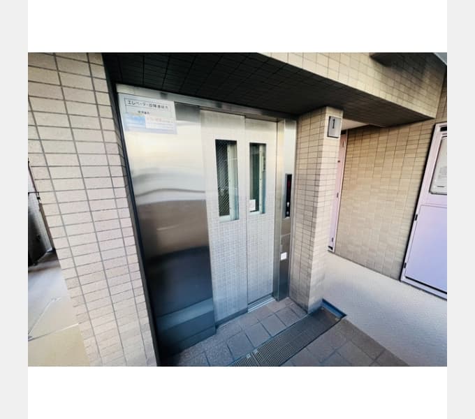 Room image 13