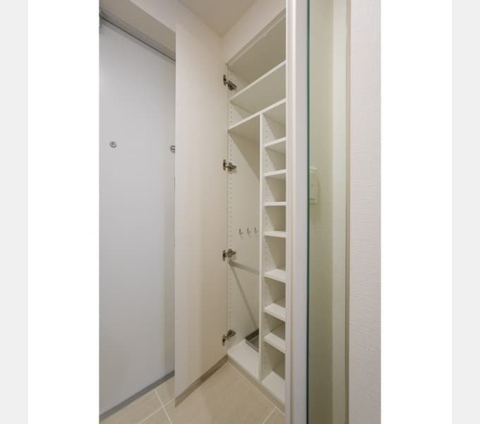 Room image 12