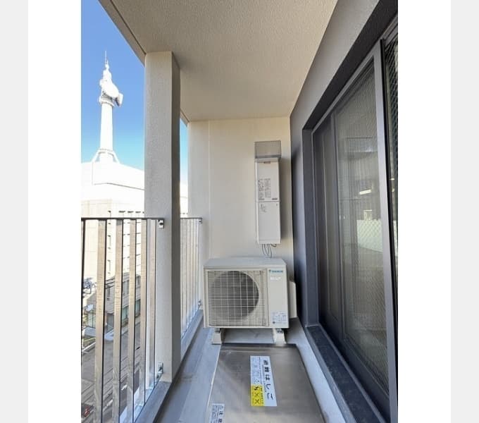 Room image 10