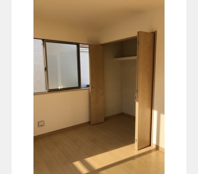 Room image 16