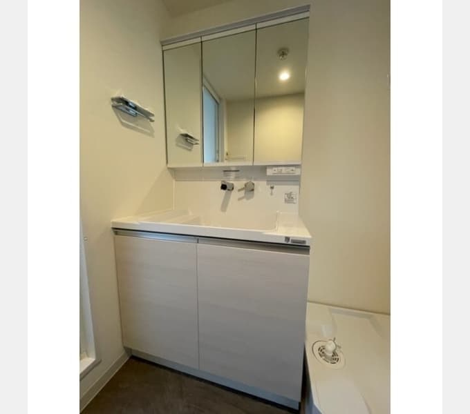 Room image 15