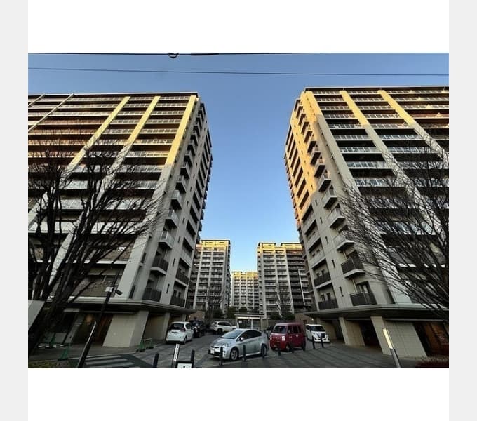 Main exterior of Utricia Fourth Avenue