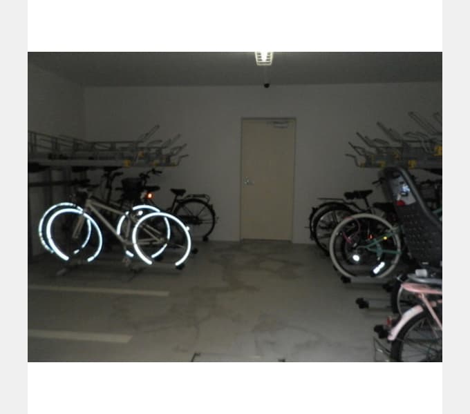Room image 8