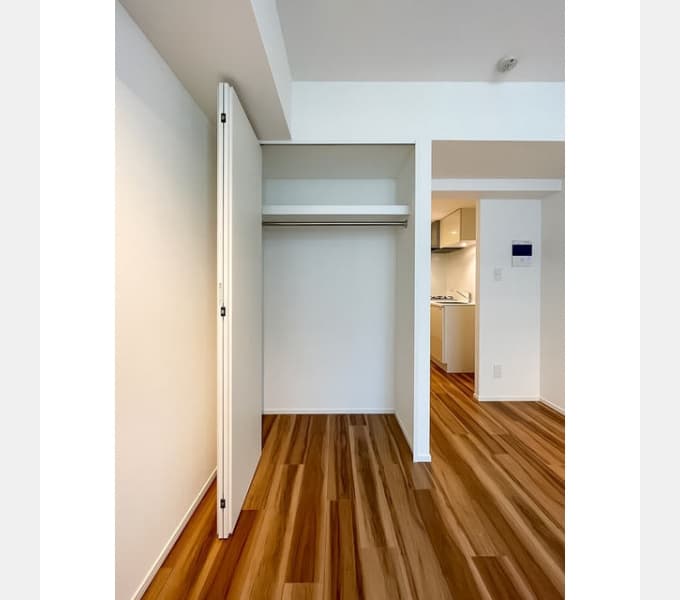 Room image 8