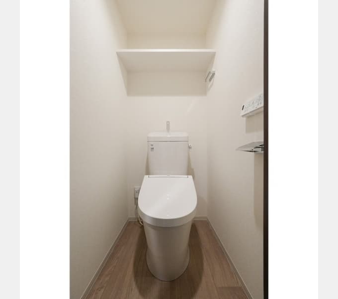 Room image 8