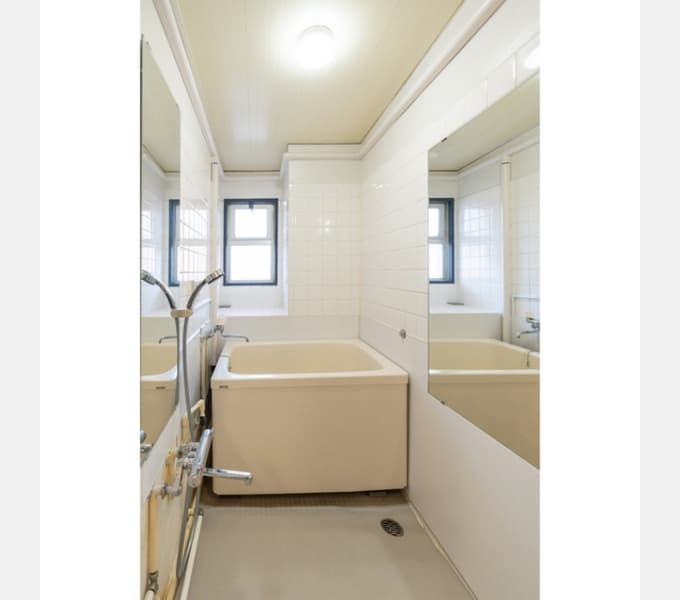 Room image 8
