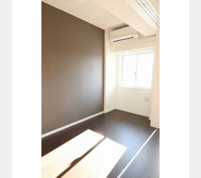 Room image 15