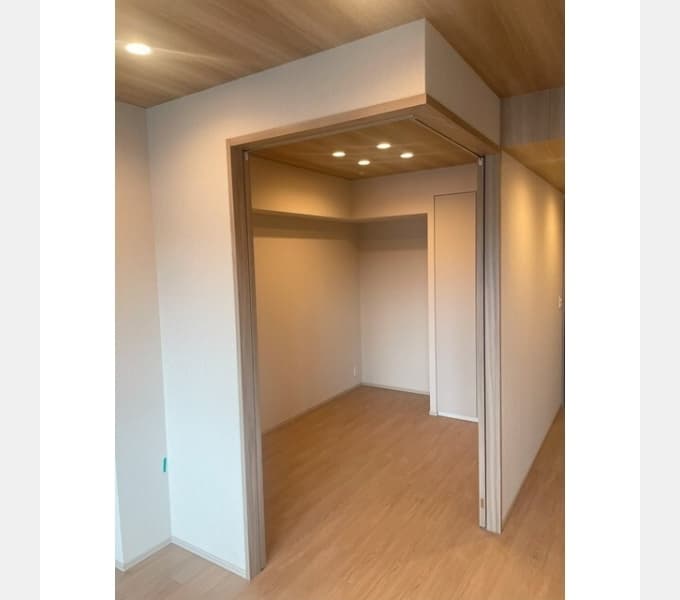 Room image 12