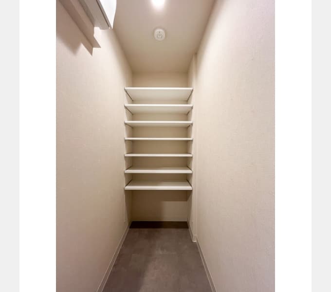 Room image 13
