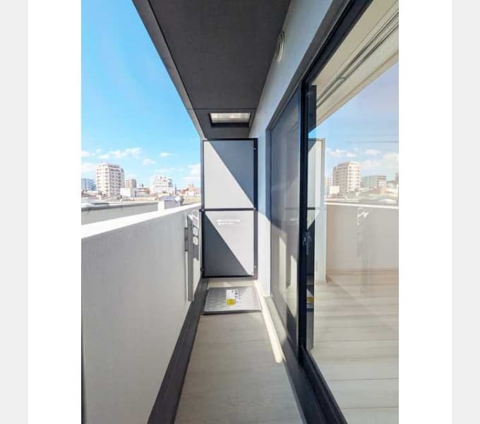 Room image 10