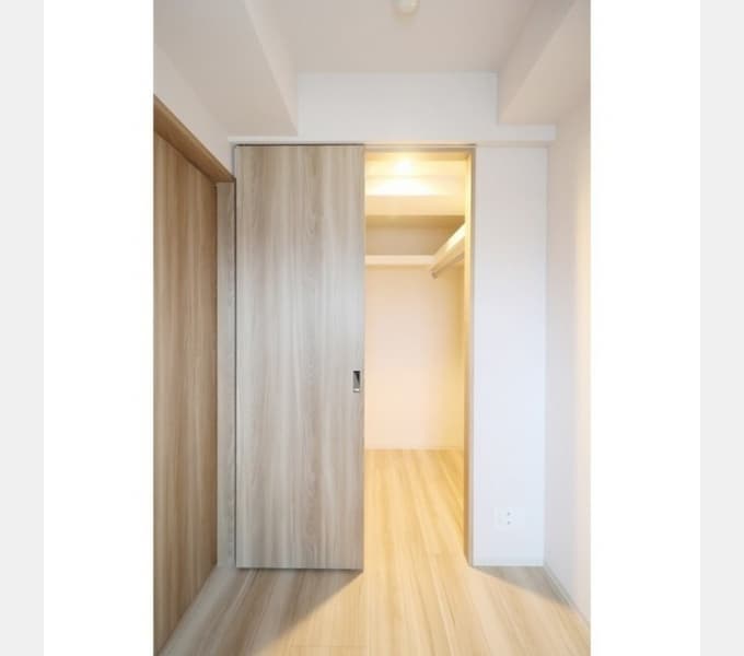 Room image 8