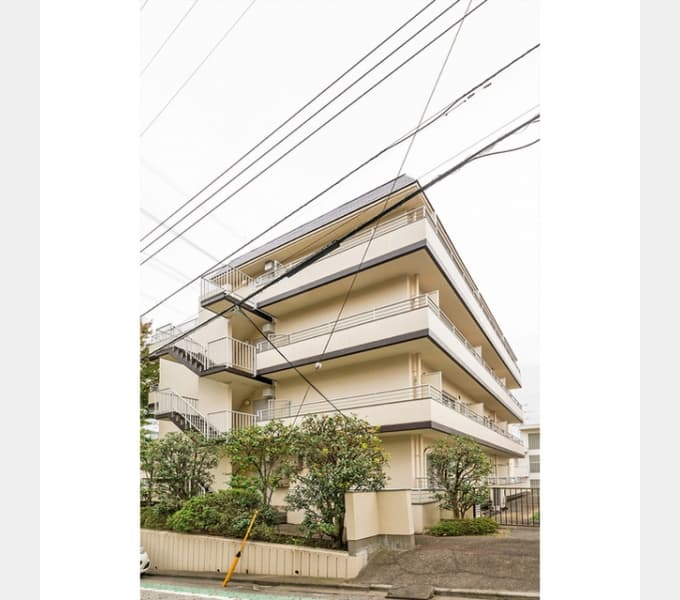 Main exterior of Eda Parkside Apartment