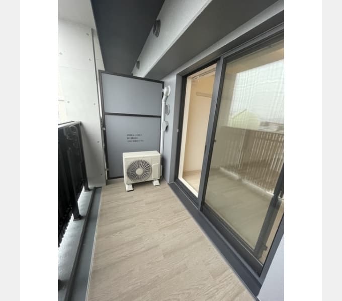 Room image 12