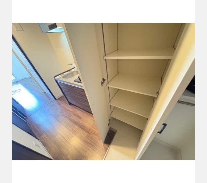 Room image 8