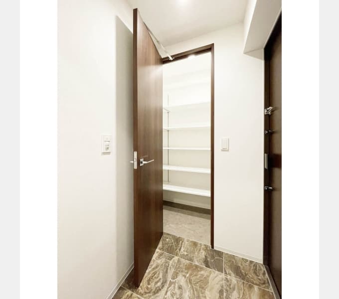 Room image 13