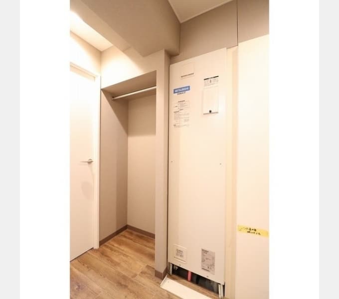 Room image 8