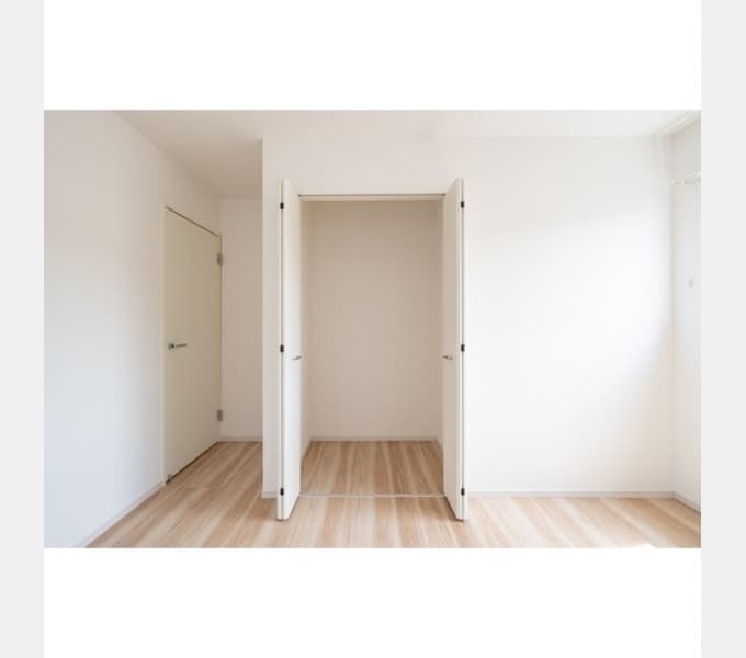 Room image 16