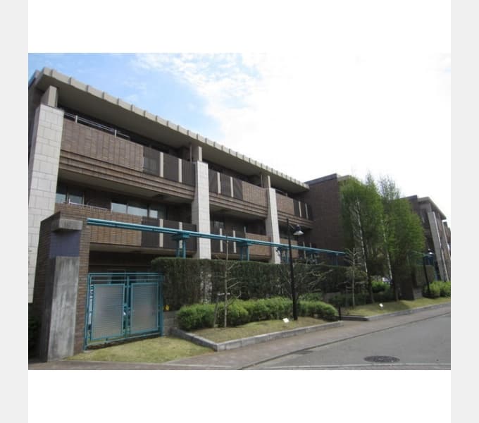 Main exterior of Idios Azamino L Building