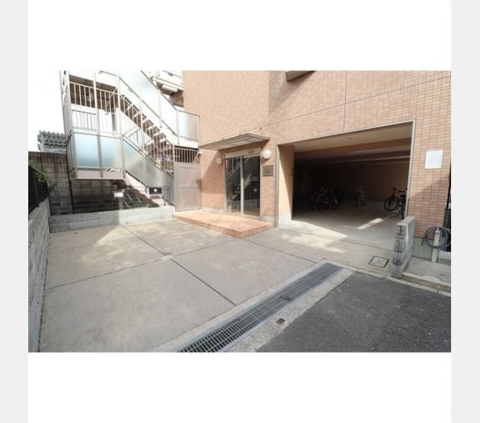 Room image 16