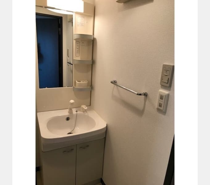 Room image 8