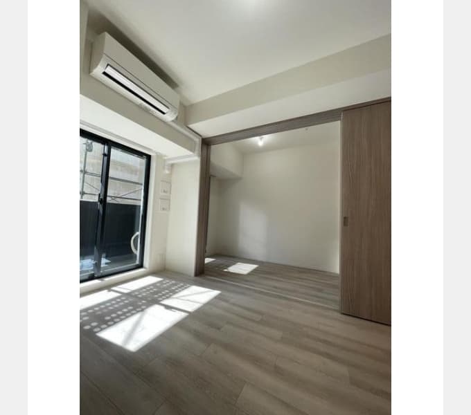 Room image 16