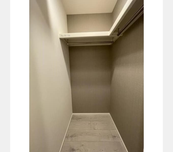 Room image 15