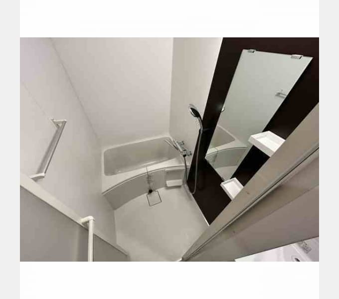 Room image 12