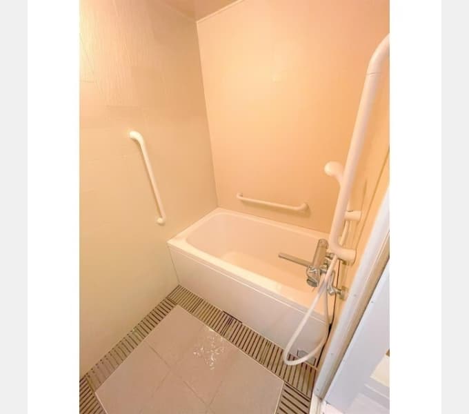 Room image 9