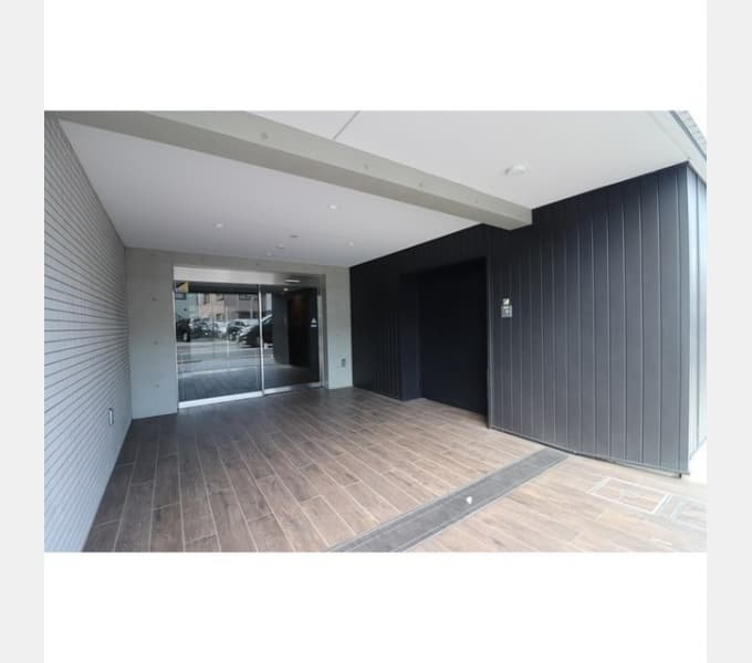 Preview interior of La Tierra Yokohama Rokkaku Bridge