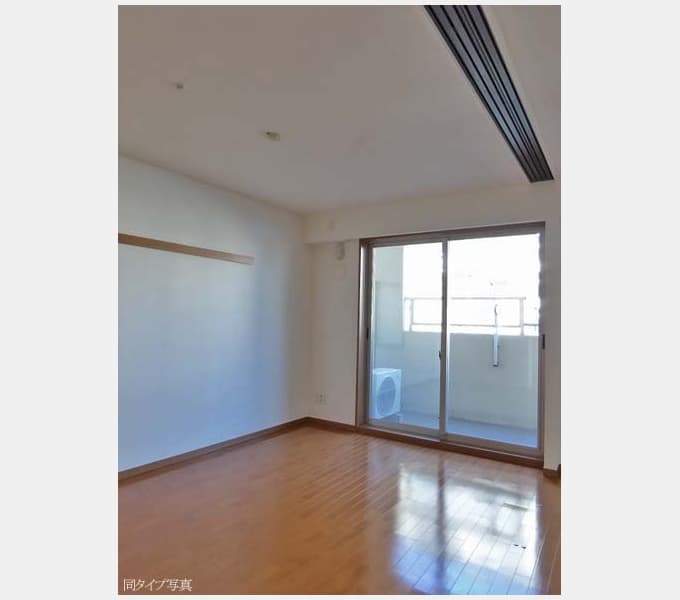 Room image 8