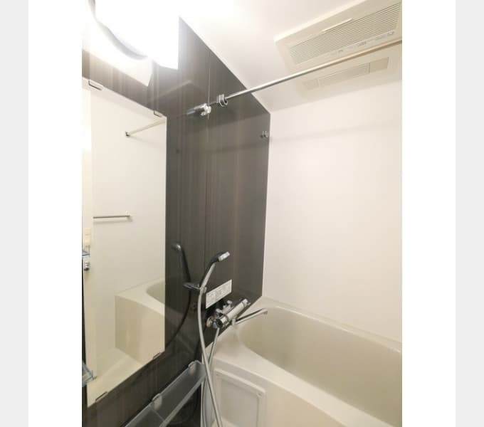 Room image 8