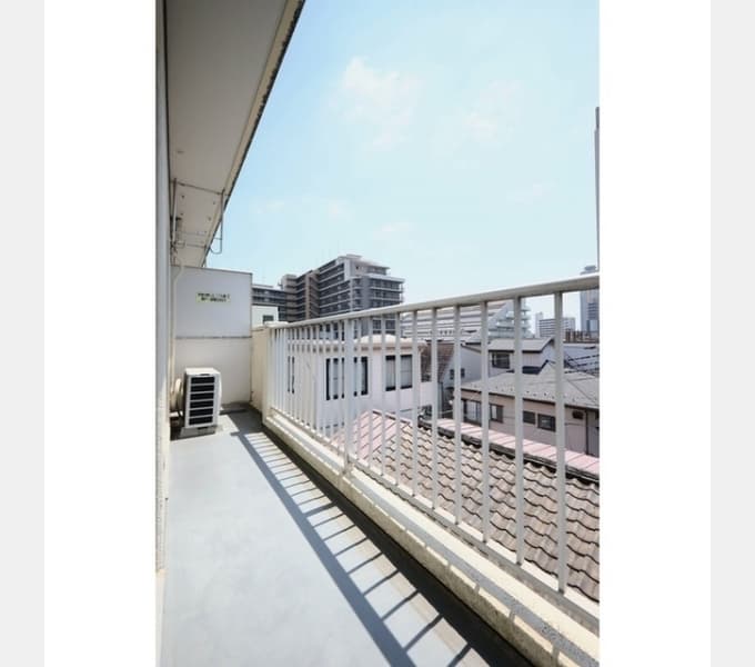 Room image 15