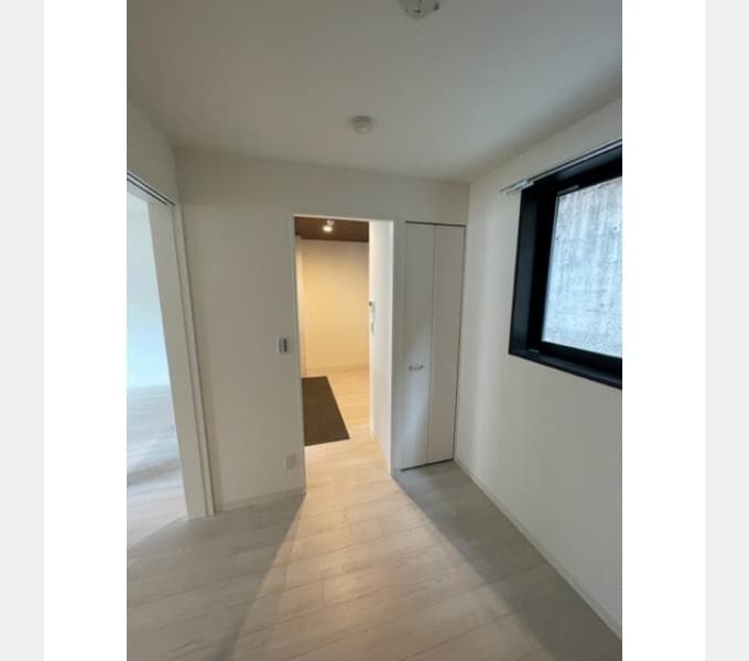 Room image 16