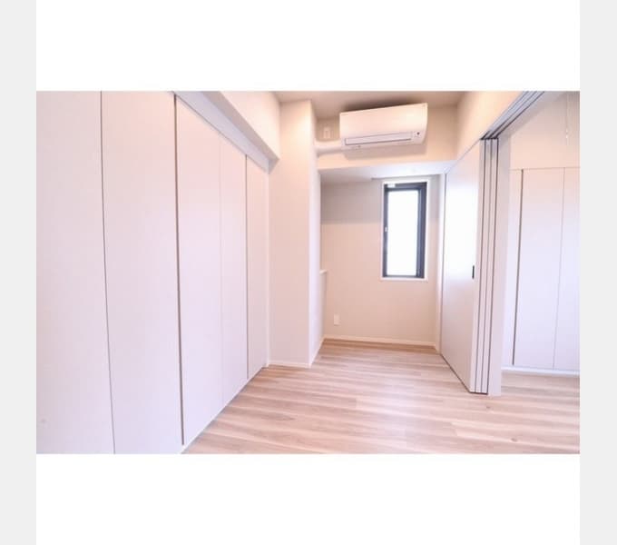 Room image 15
