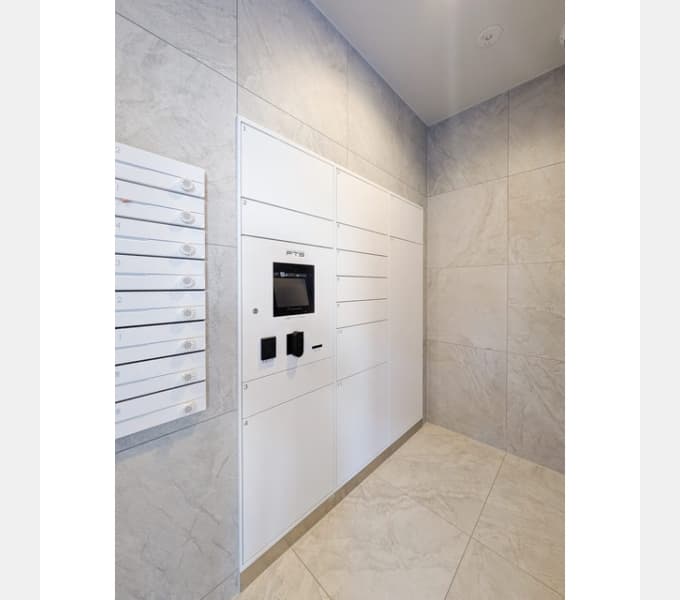 Room image 8