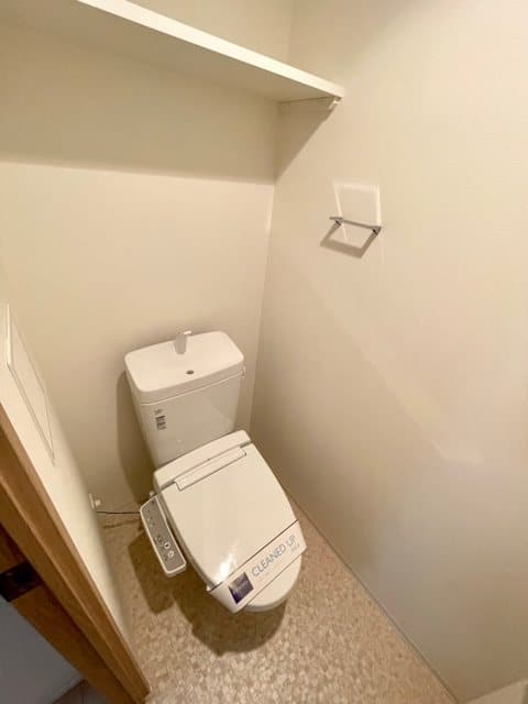 Room image 10