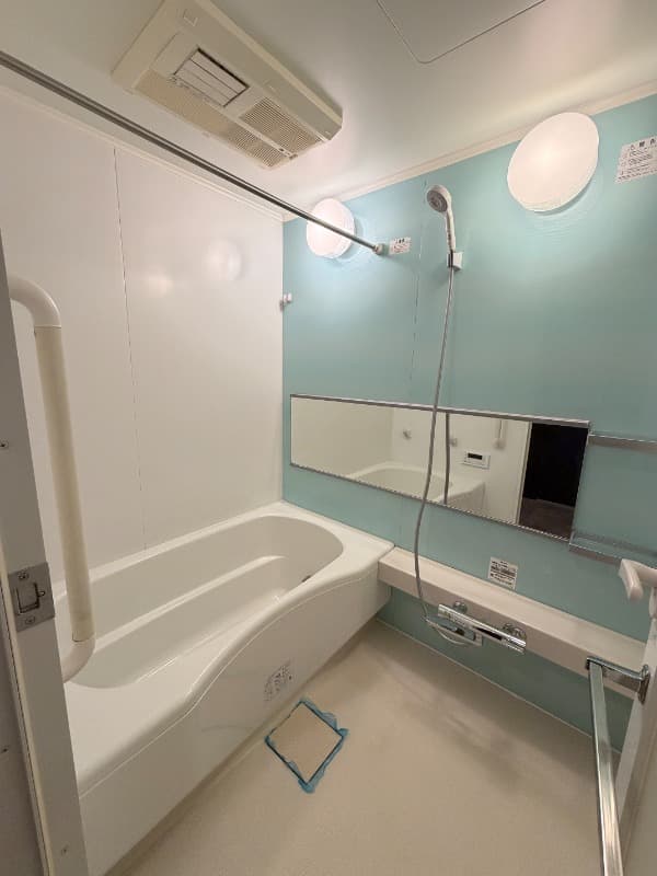 Room image 9