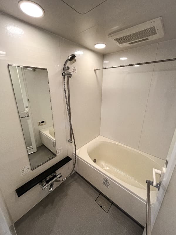 Room image 9