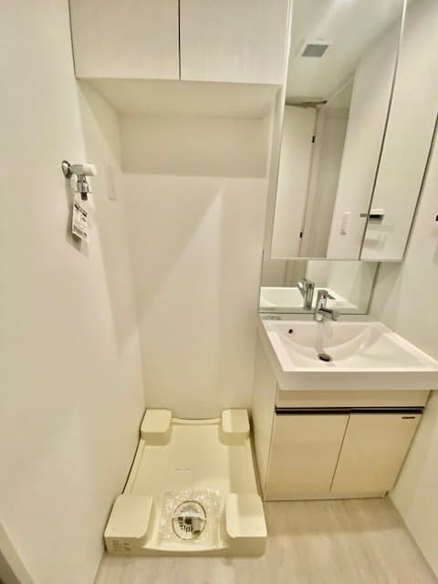 Room image 12