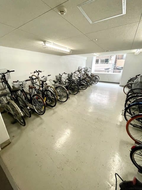 Room image 11
